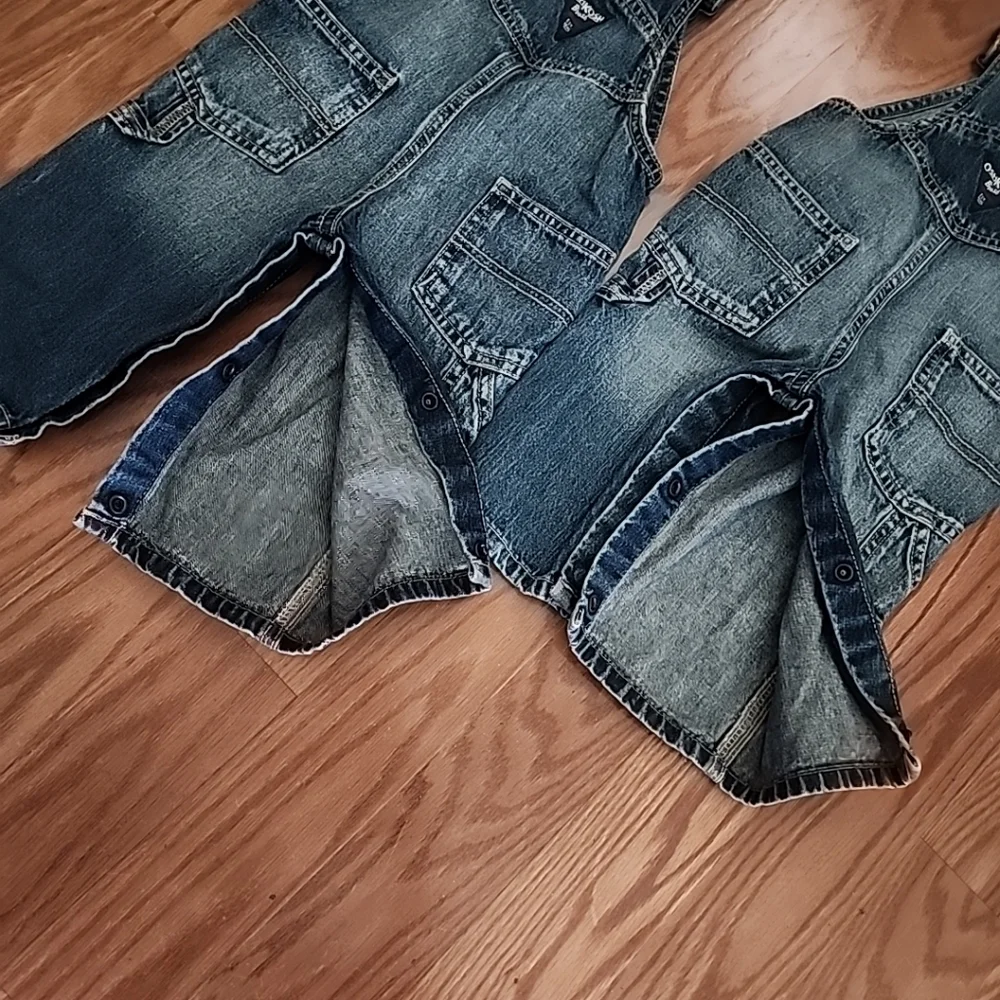Oshkosh B’Gosh‎ overalls 2 pairs size 9mo Vestbak jean